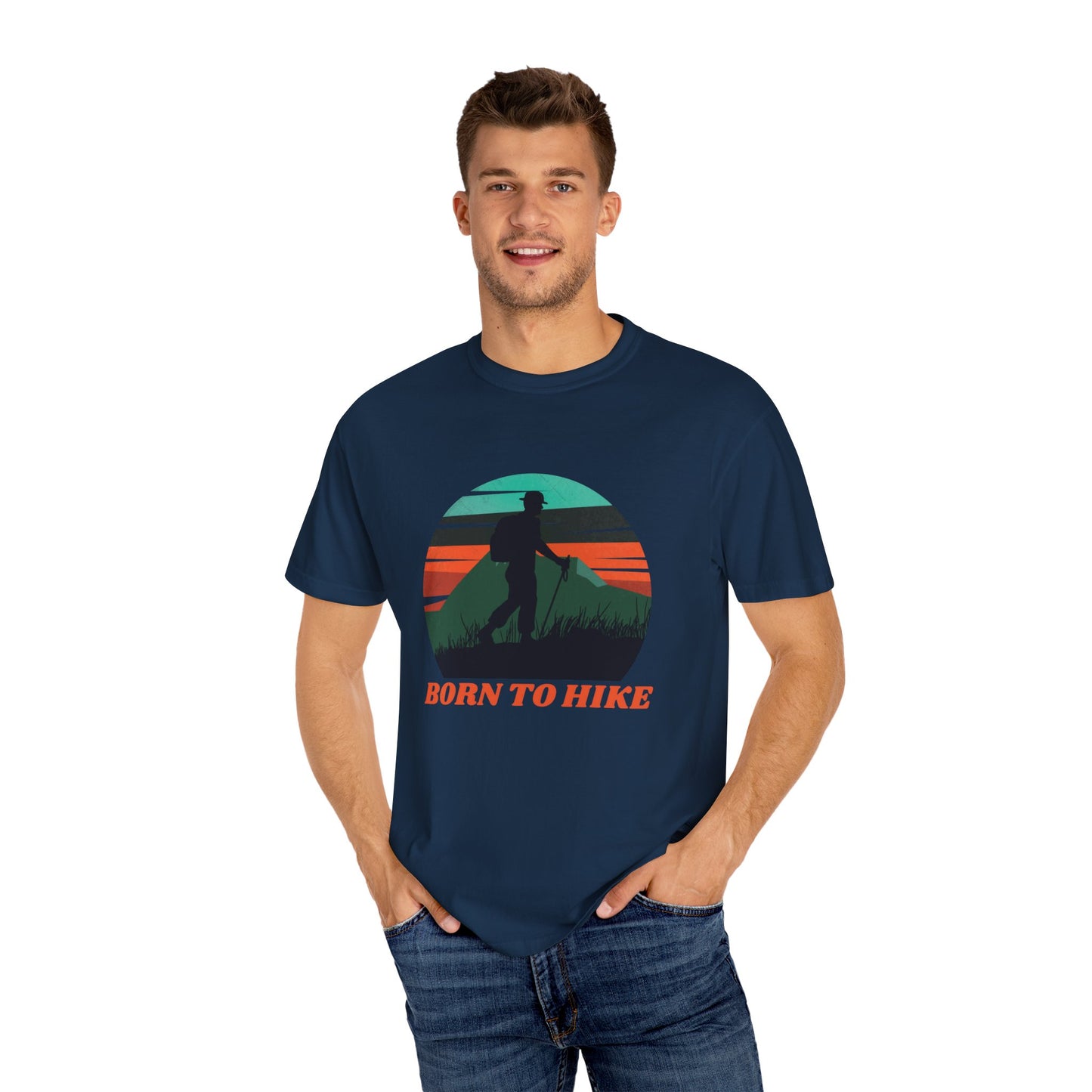 Camiseta unisex teñida Born To Hike