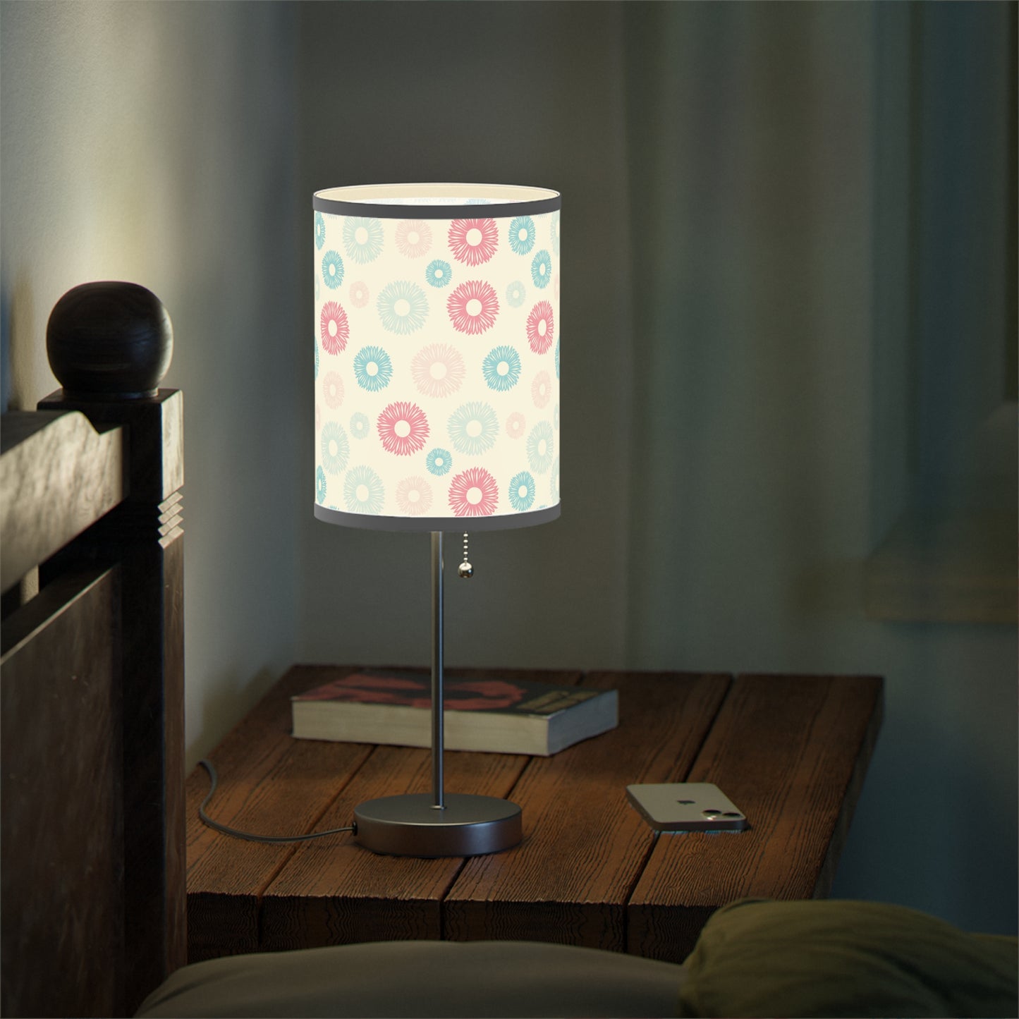 Floral Embrace Lamp on a Stand, US|CA plug / White