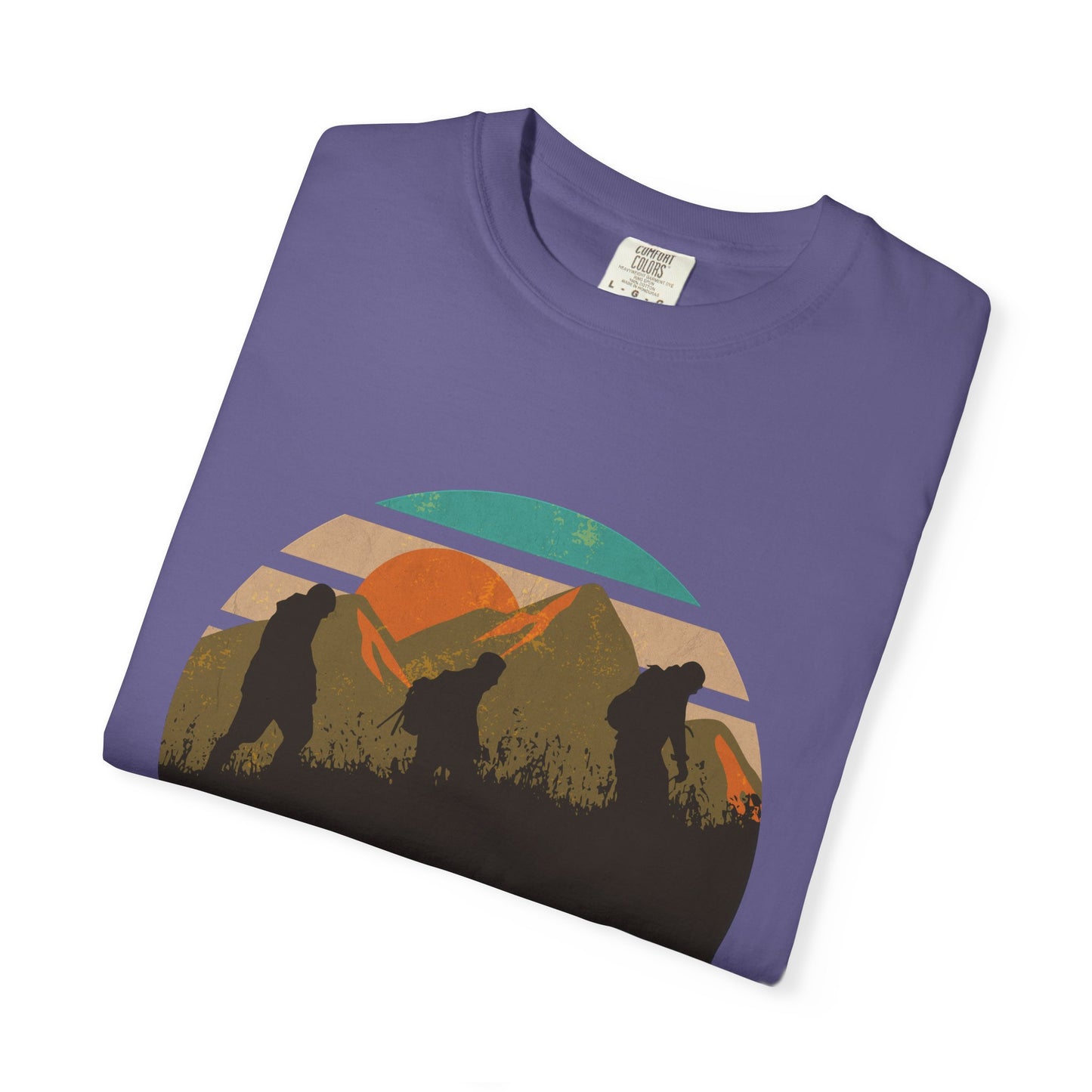 Camiseta unisex teñida con prenda "Llévame a las montañas" 