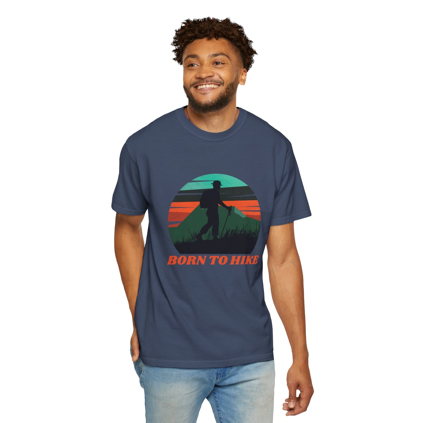 Camiseta unisex teñida Born To Hike