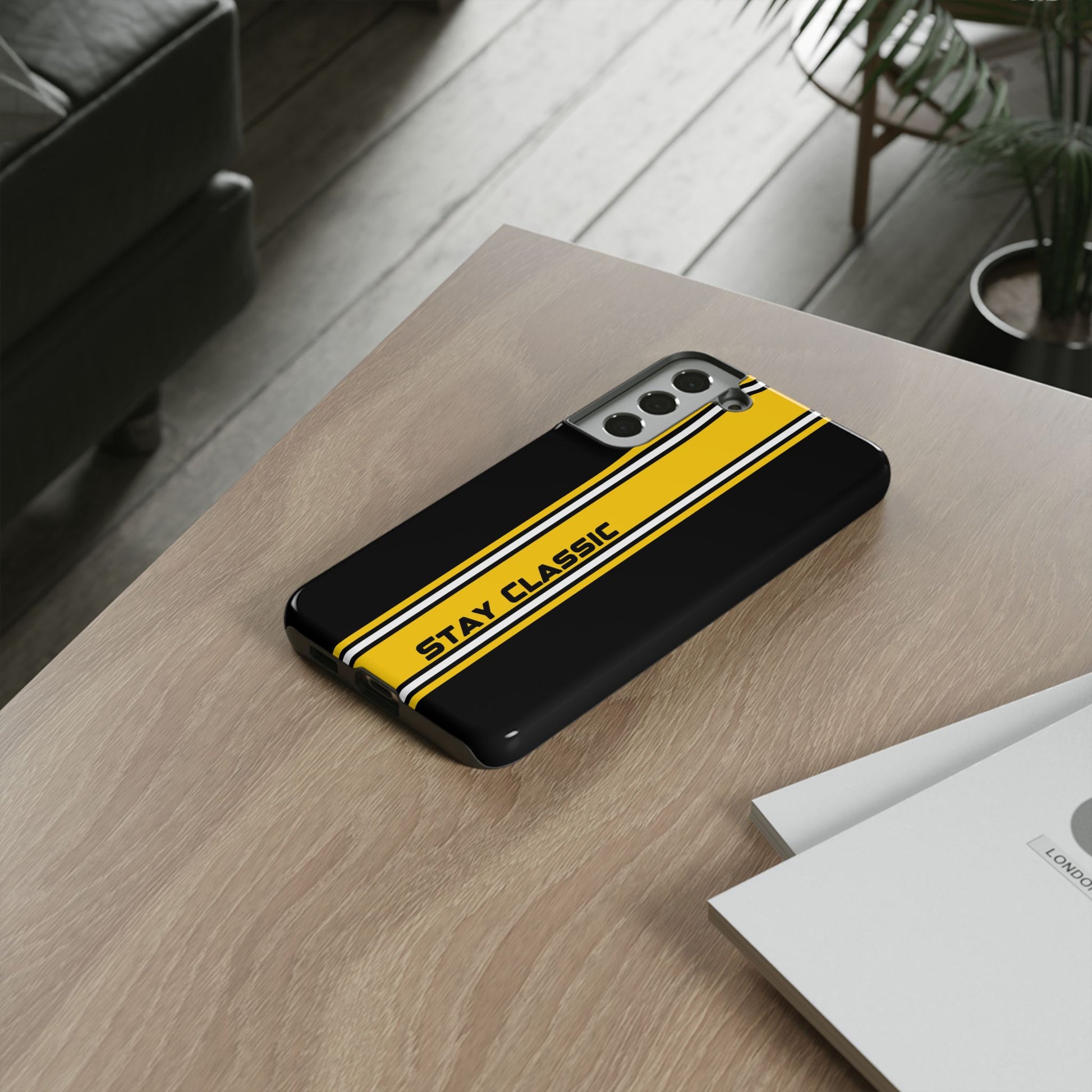 Stay Classic Tough Case – Minimalist Racing Design
