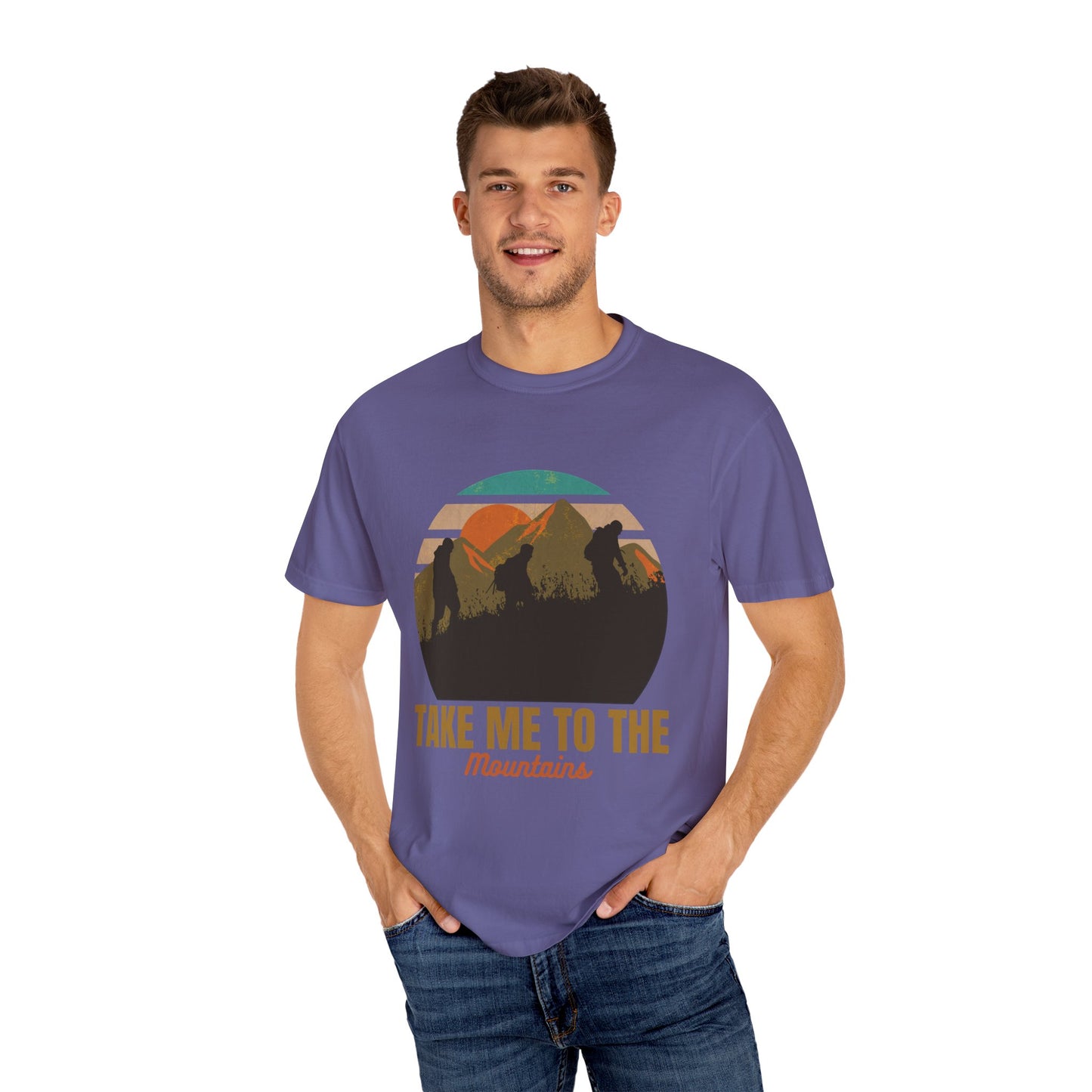Camiseta unisex teñida con prenda "Llévame a las montañas" 