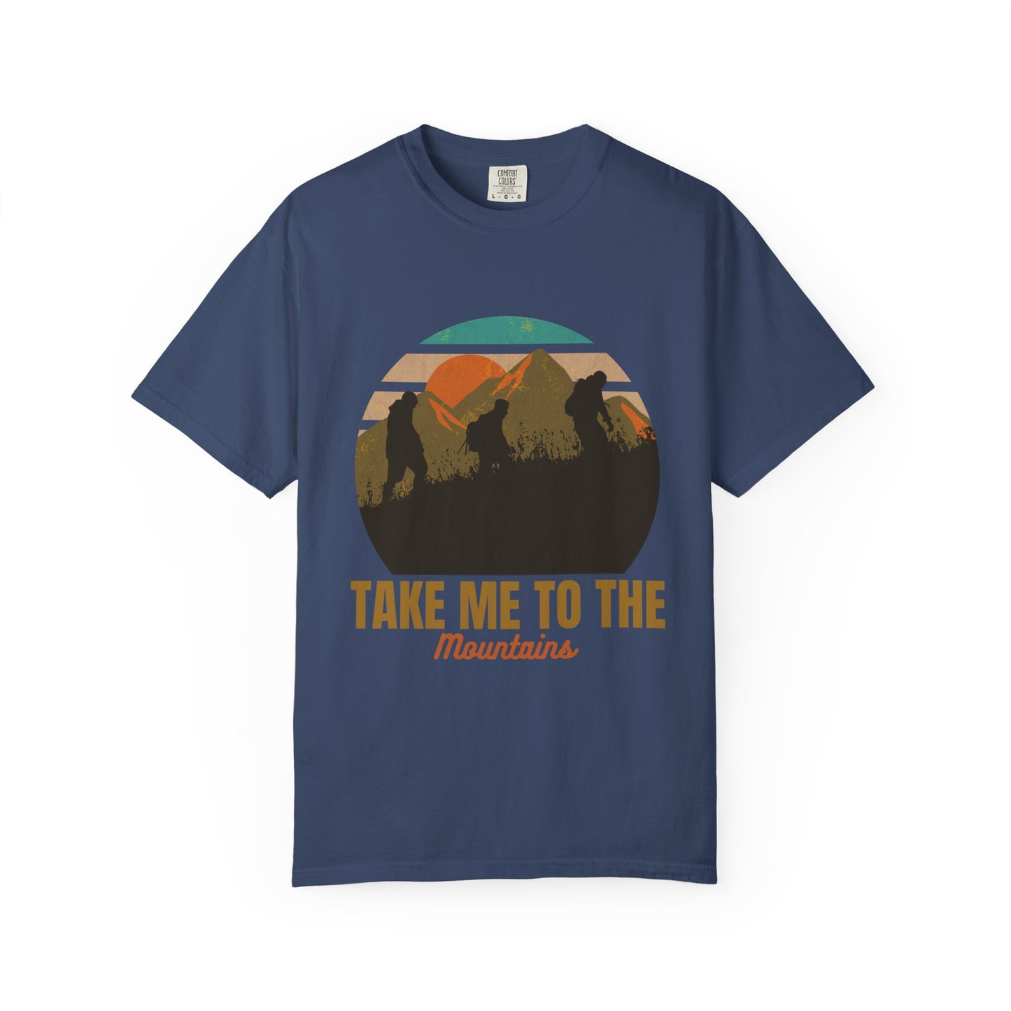 Camiseta unisex teñida con prenda "Llévame a las montañas" 
