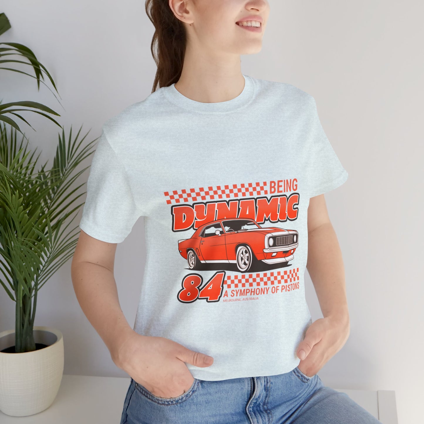 Camiseta de manga corta unisex de Being Dynamic A Simphony Of Pistons 