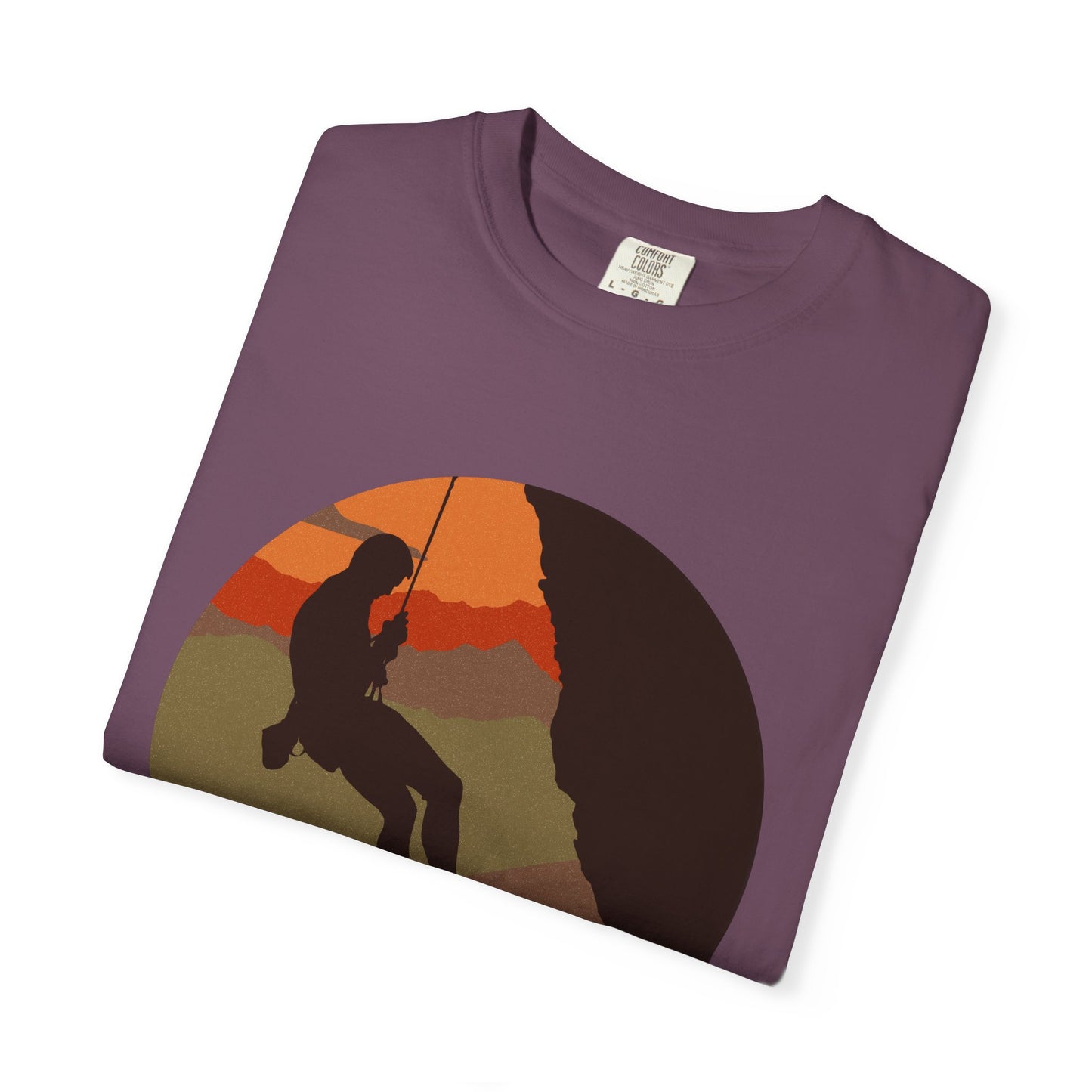 Camiseta unisex teñida con motivo de escalada en roca Dare To Explore