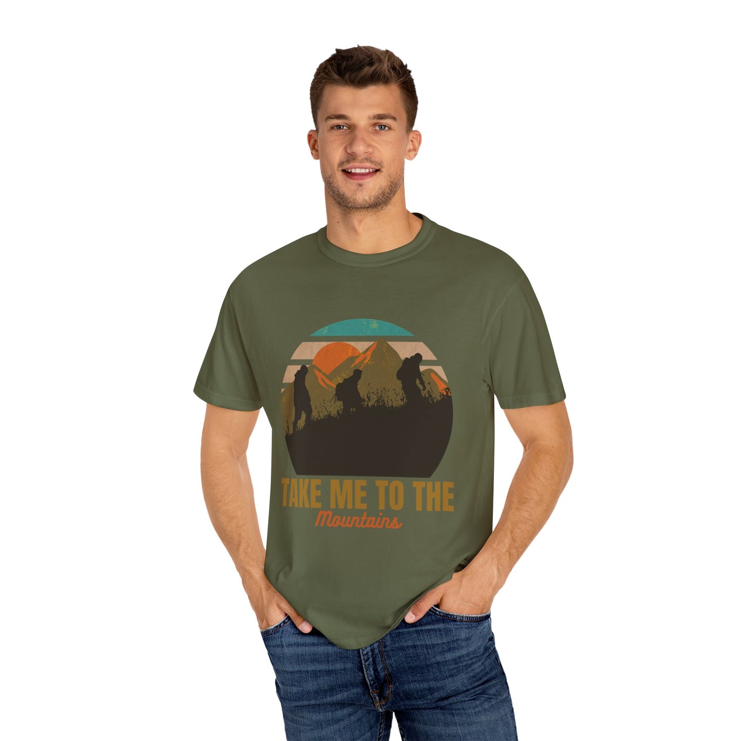 Camiseta unisex teñida con prenda "Llévame a las montañas" 