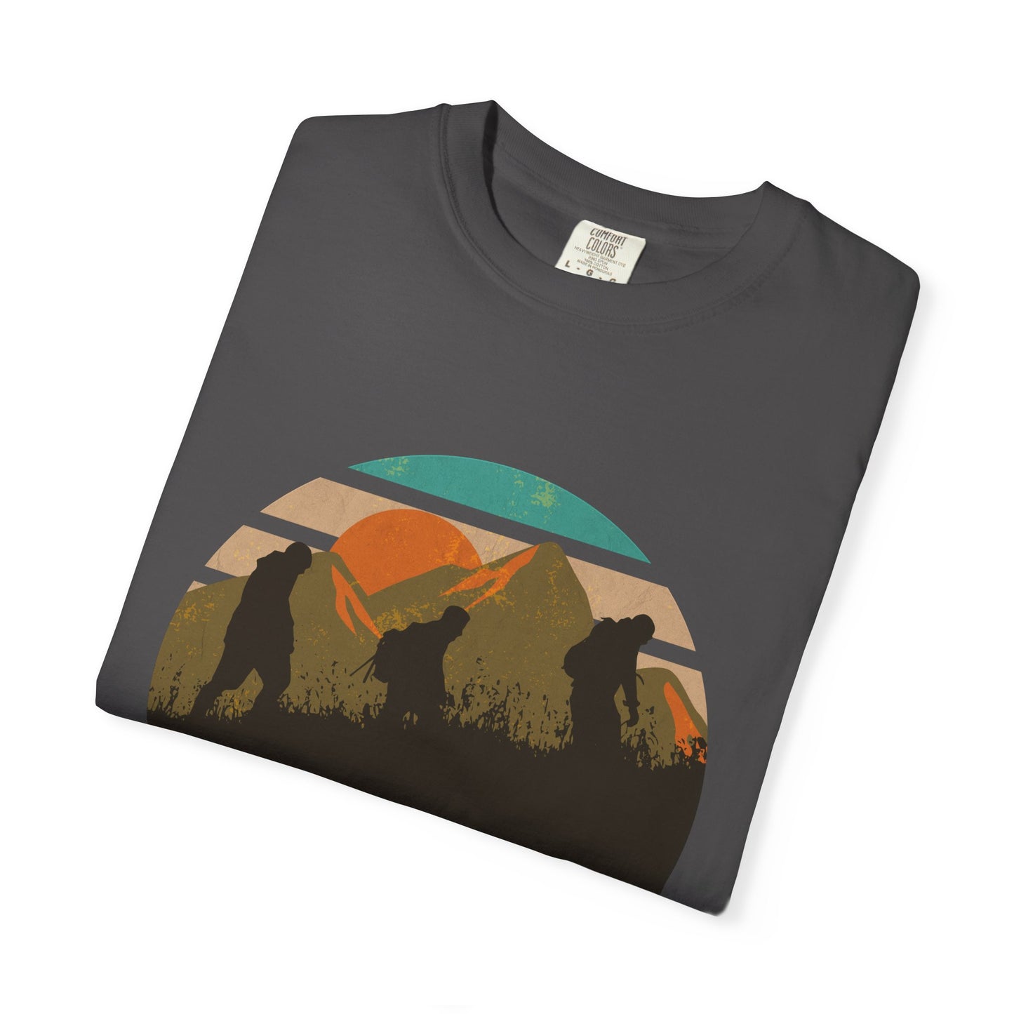 Camiseta unisex teñida con prenda "Llévame a las montañas" 