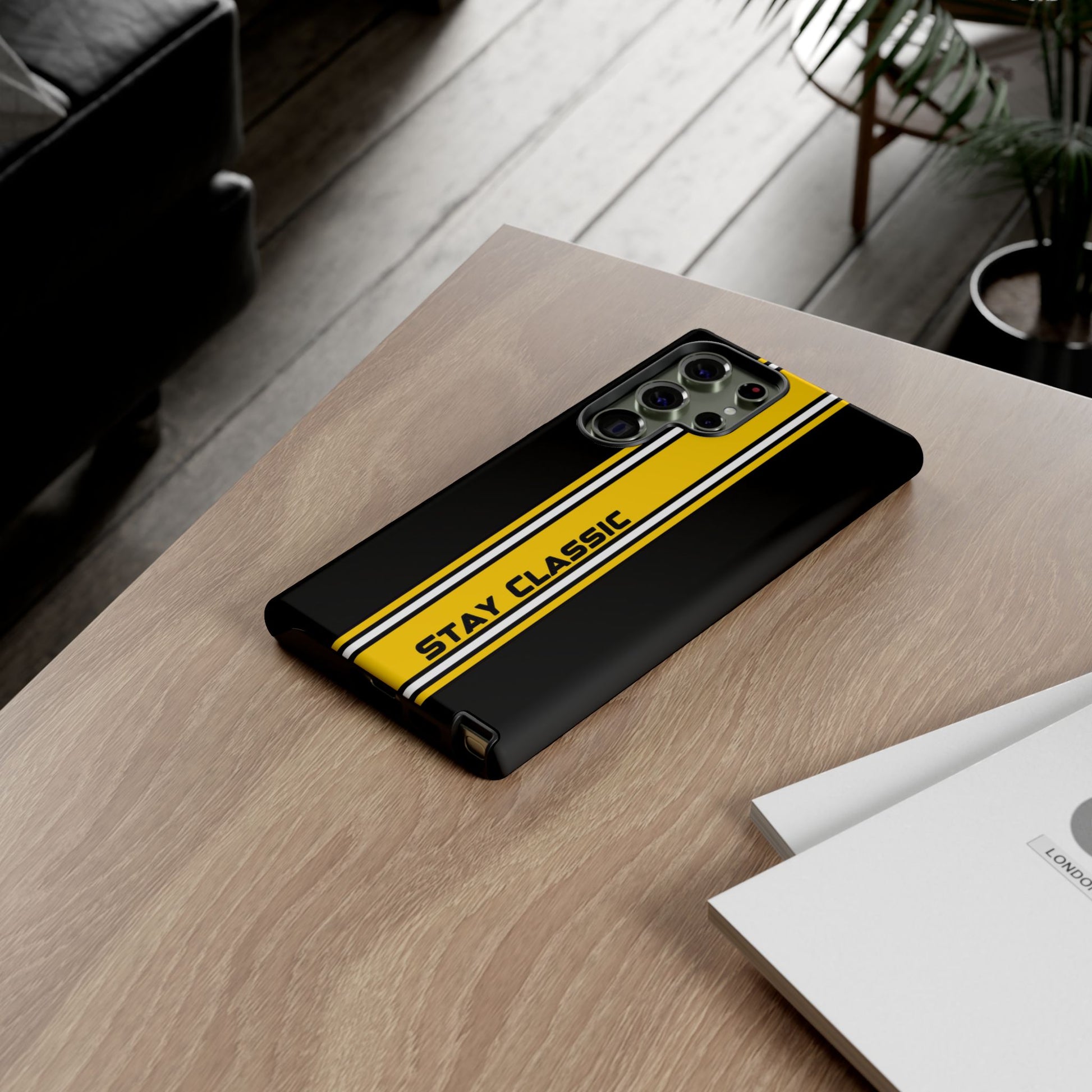 Stay Classic Tough Case – Minimalist Racing Design