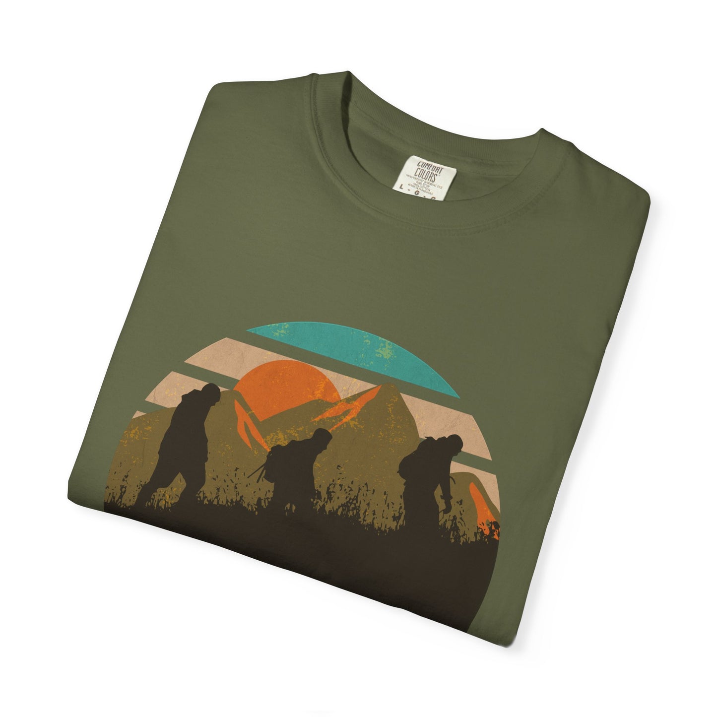 Camiseta unisex teñida con prenda "Llévame a las montañas" 