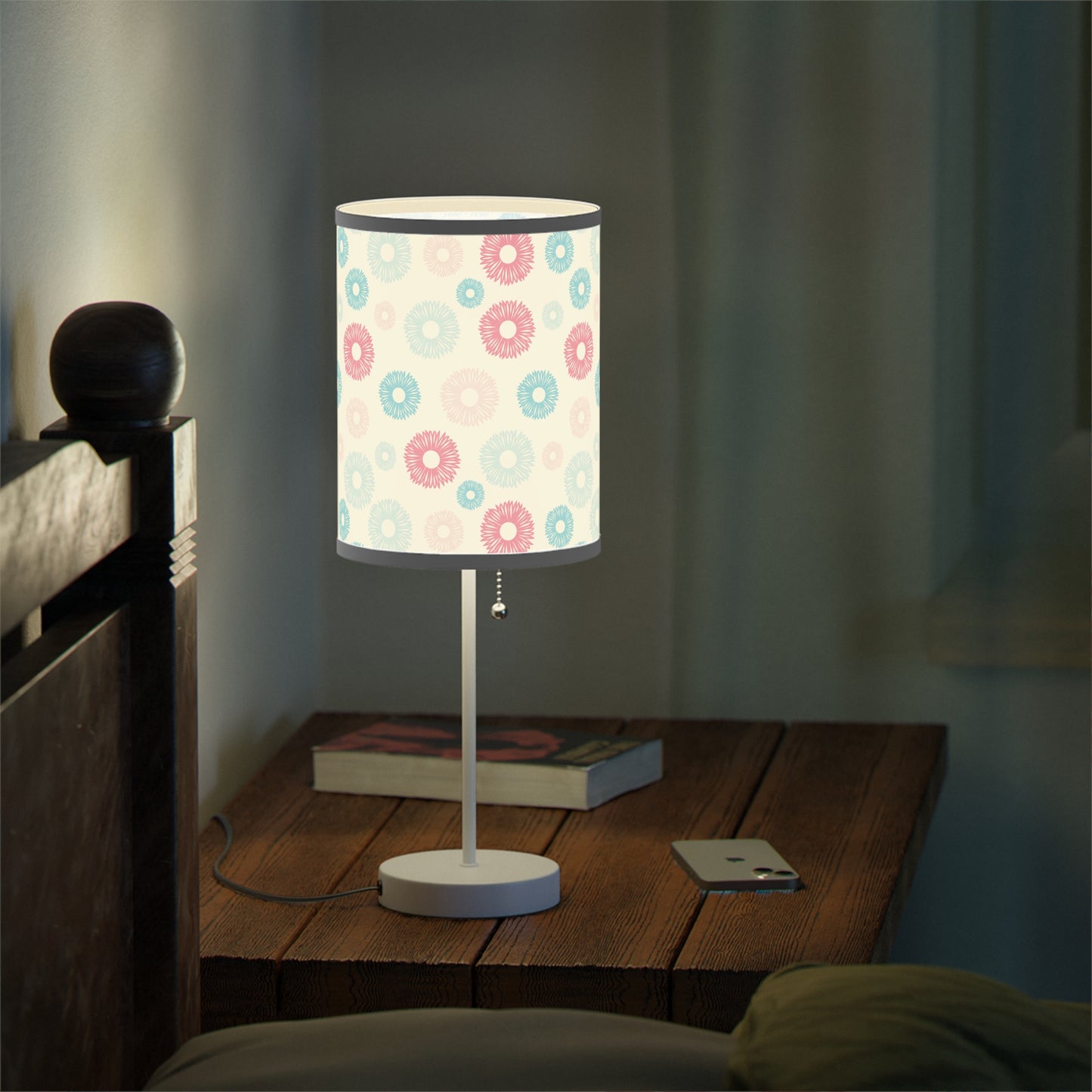 Floral Embrace Lamp on a Stand, US|CA plug / White