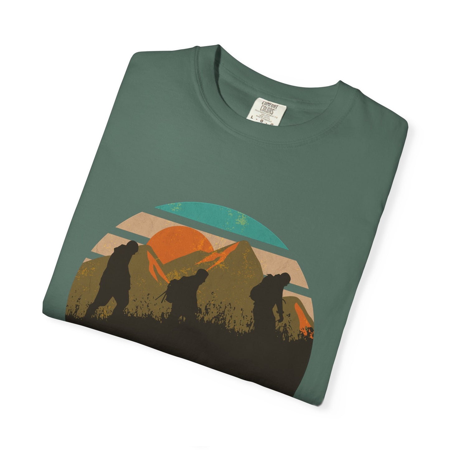Camiseta unisex teñida con prenda "Llévame a las montañas" 